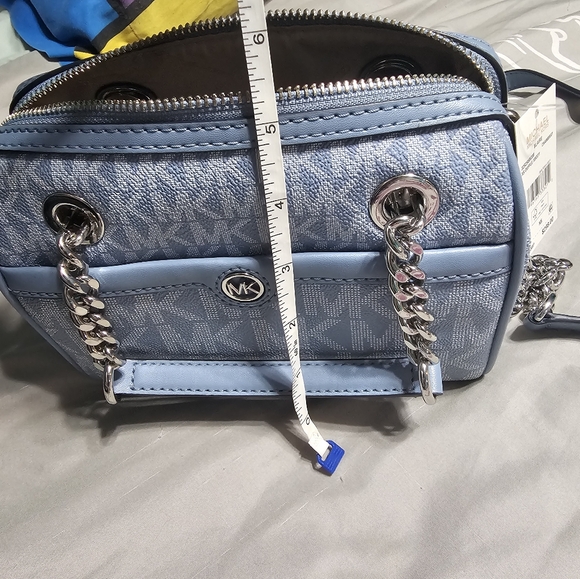 Michael Kors baby blue crossbody - Picture 12 of 12